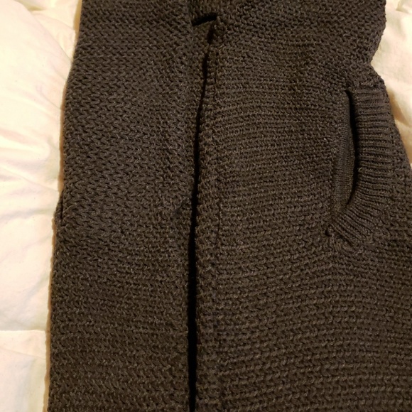 SWEATER / CARDIGAN - Picture 2 of 6